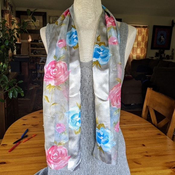 💙 Blue & Pink Roses Scarf #hundredsofscarves - Picture 2 of 2